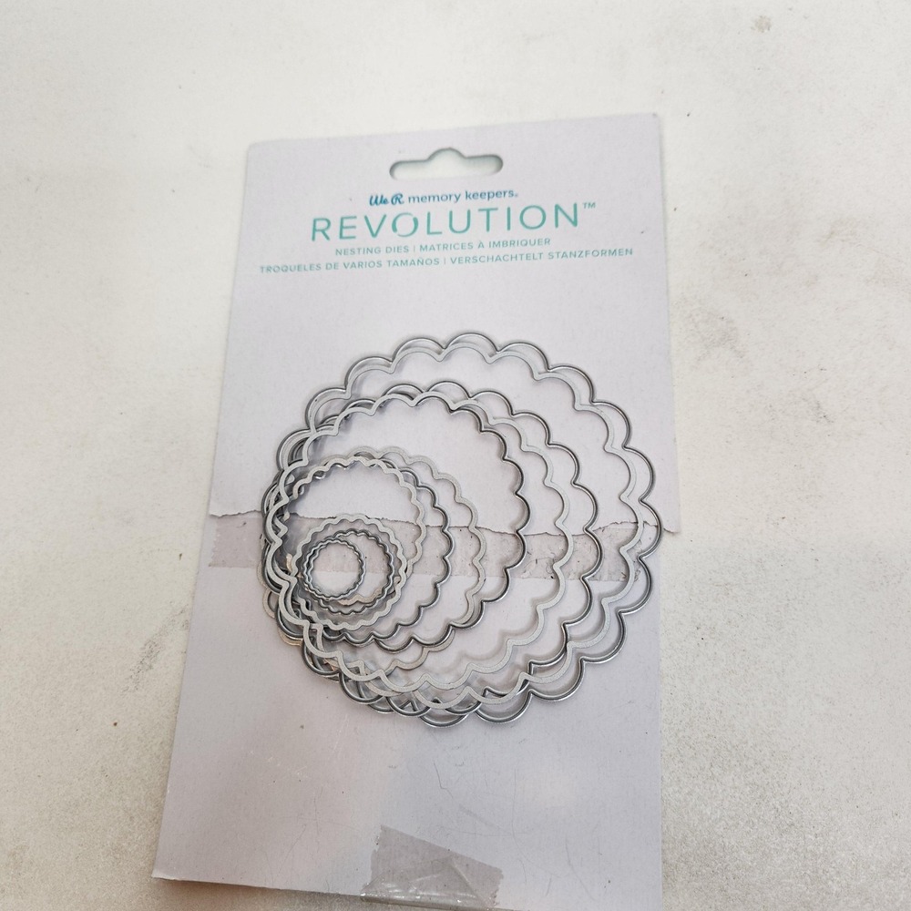 We R Memory Keepers Revolution Nesting Cutting Dies Scalloped Circle Cardmaking